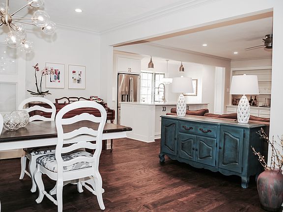 3rd image of 7621 La Sobrina Dr