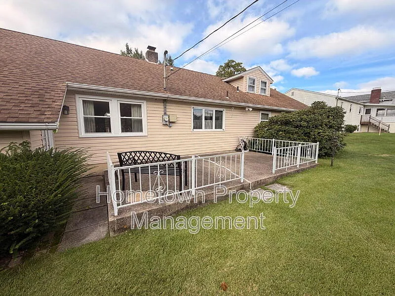 3 bed, 2.5 bath, 1540 sqft, $2,000 — Photo 4