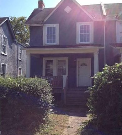 4th image of 3117 5th Ave