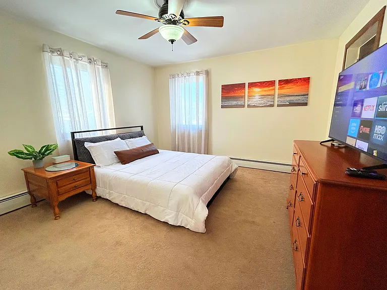 7716 Kenilworth Ave — Photo 9