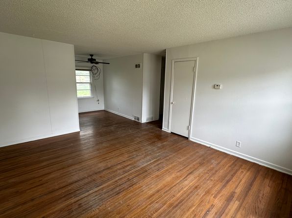1651 N Kenmar Dr, Wichita, KS 67208