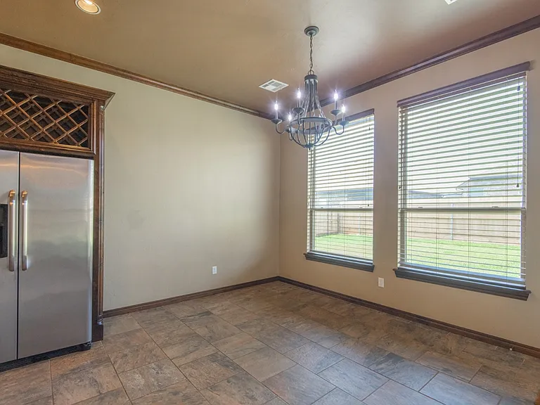 701 Lindsey Ln — Photo 14