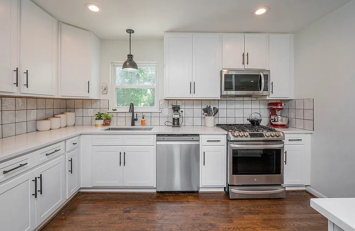 4 bed, 1700 sqft, $3,300 — Photo 4