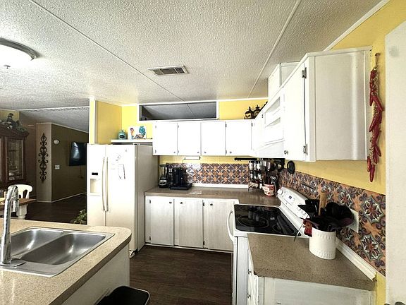 3rd image of 213 Fiji Palm Ln