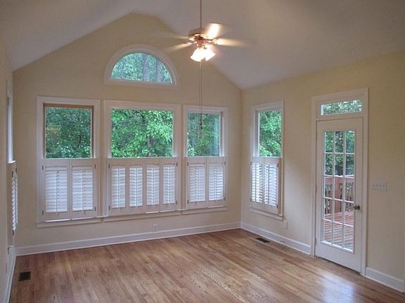 5th image of 619 Owl Creek Dr