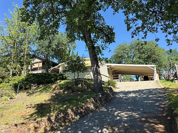 2nd image of 560 Silver Leaf Dr