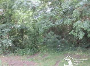 6715 Green Rd, Ottawa Lake, MI 49267