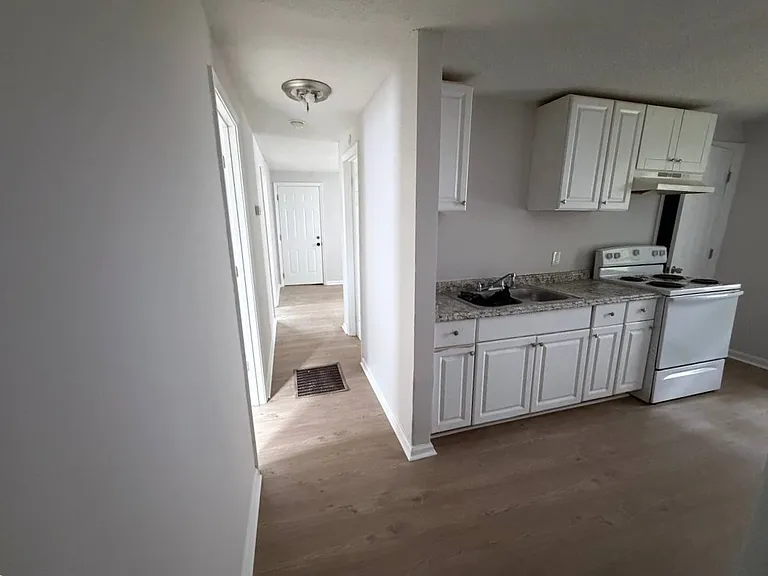 728 S Liberty St — Photo 8