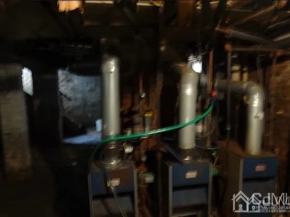 856 S 14th St, Newark, NJ 07108