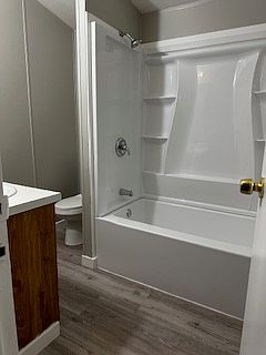 2nd image of 402 E 10th Ave #15