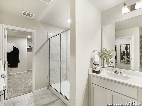 5th image of 151 Honey Oak Ln
