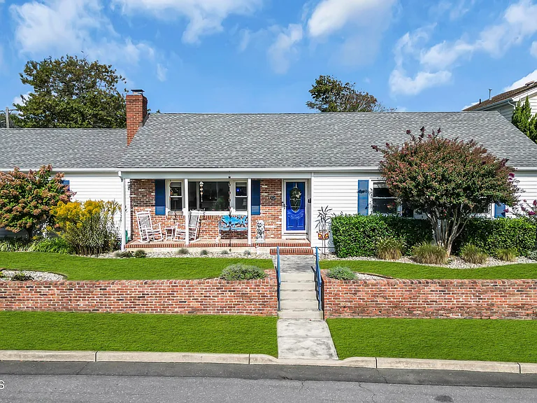 67 N Farragut Ave — Photo 8