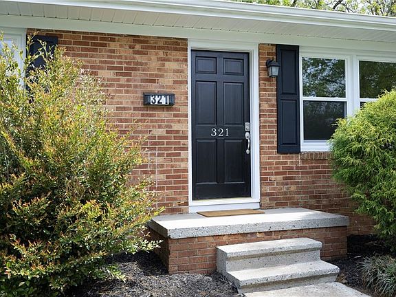 3rd image of 321 Clapp St