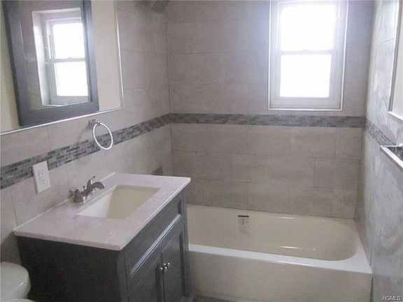 5th image of 4812 Murdock Ave