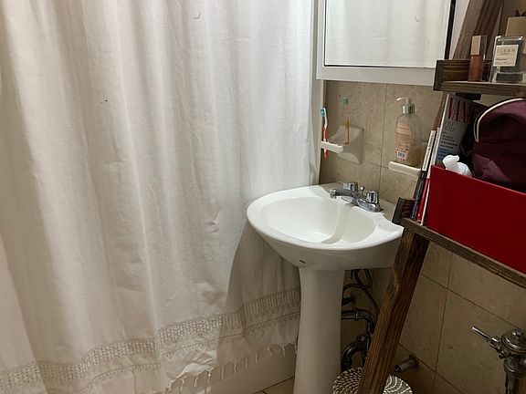 5th image of 171 E 77th St APT 3A