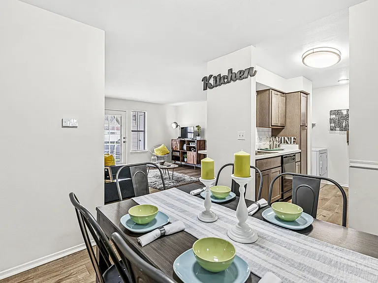 Enclave at Eagle Creek Apartments — Photo 14