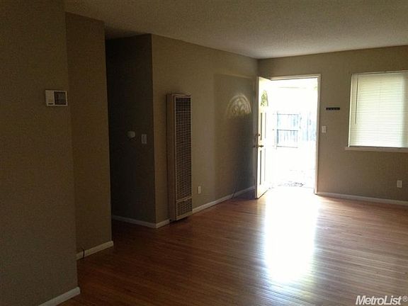 4th image of 1744 River Dr