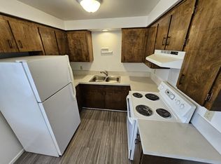 909 Grove St #2B, Vancouver, WA 98661