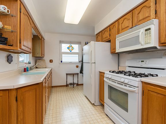 2nd image of 6649 Maple Lane Dr