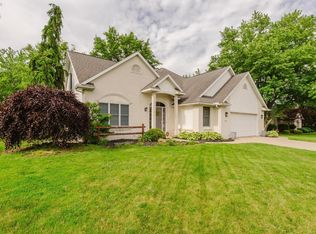 148 Springbrook Dr, Fremont, OH 43420