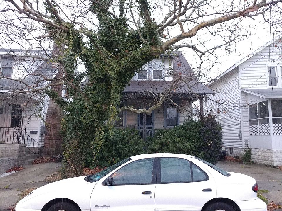 2nd image of 123 W Lavender Rd