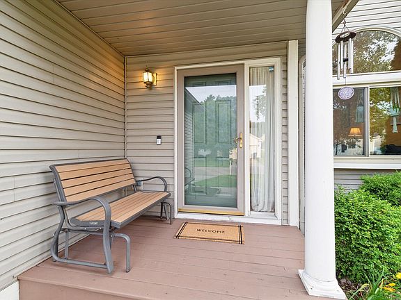 4th image of 601 Winding River Dr