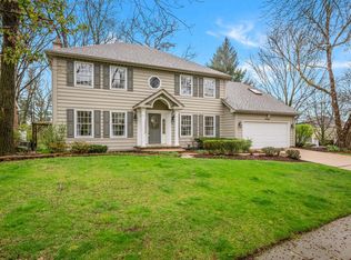 1002 Shimer Ct, Naperville, IL 60565
