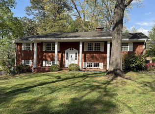 1340 N Glen Dr, Hixson, TN 37343
