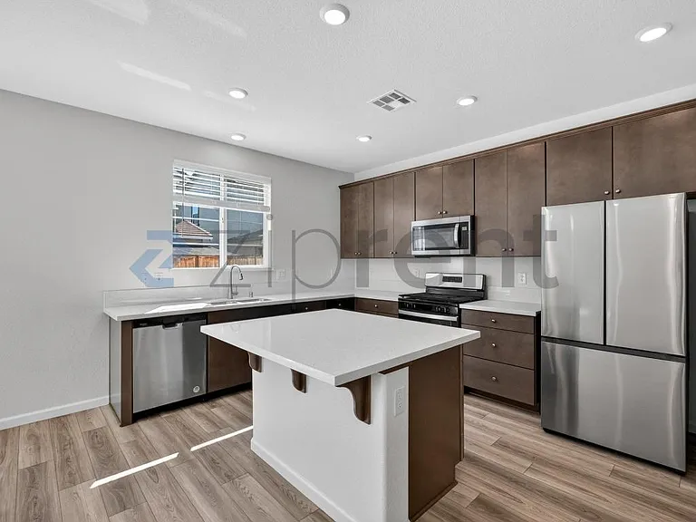 580 Rosedale Way — Photo 12