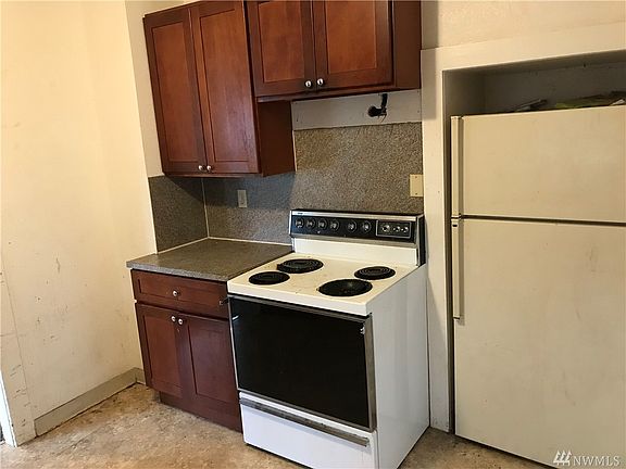 5th image of 924 118th St S
