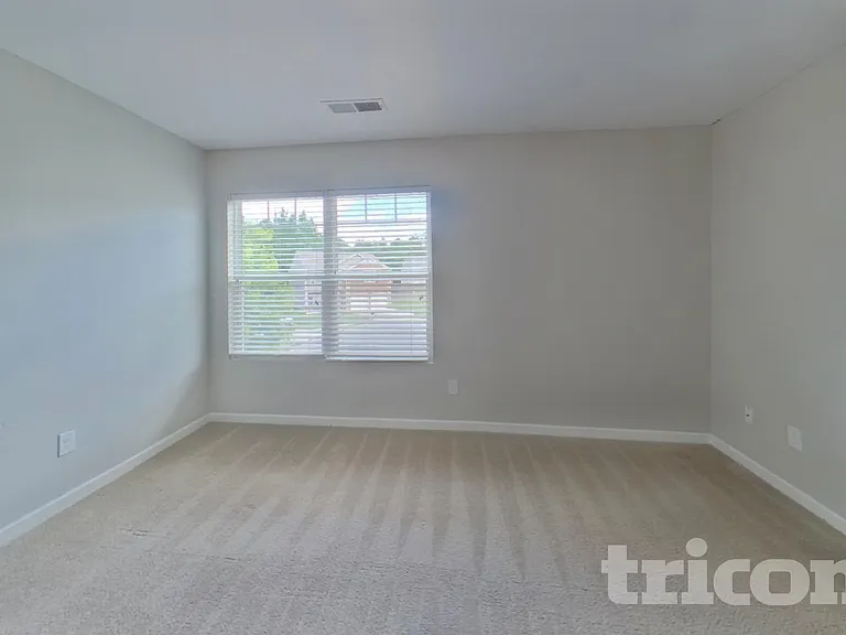 283 Pernell Dr — Photo 10
