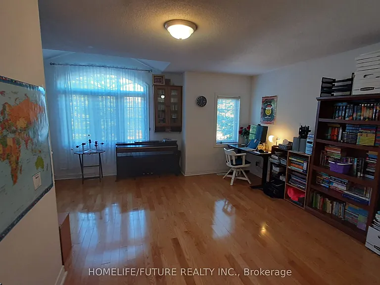 72 Sharon Lee Dr — Photo 5