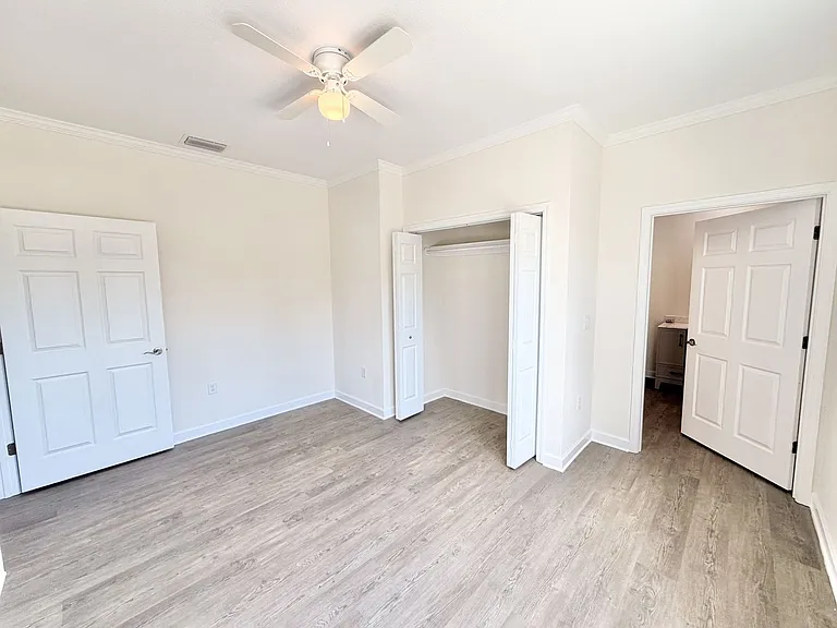 4861 Catalina Dr — Photo 7