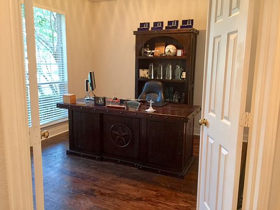 5th image of 2991 Marlow Ln