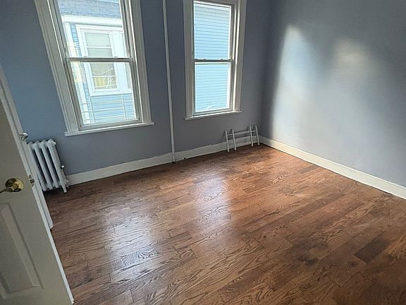 5th image of 25 S 17th St Floor 1