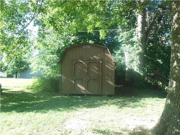 3rd image of 2900 Cass Ave