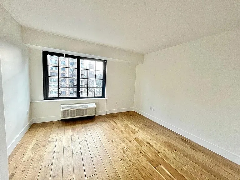 504 Myrtle Ave #6S — Photo 3