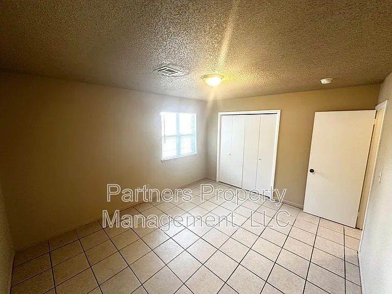 111 Pine Ave #10 — Photo 8