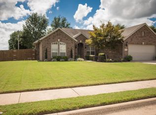 101 Skinner St, Centerton, AR 72719