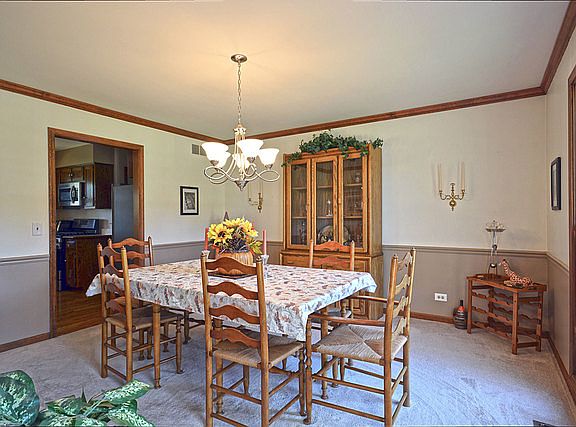 4th image of 7N765 Cloverfield Cir