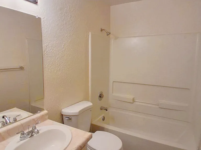 4845 E. Lane Ave. — Photo 8