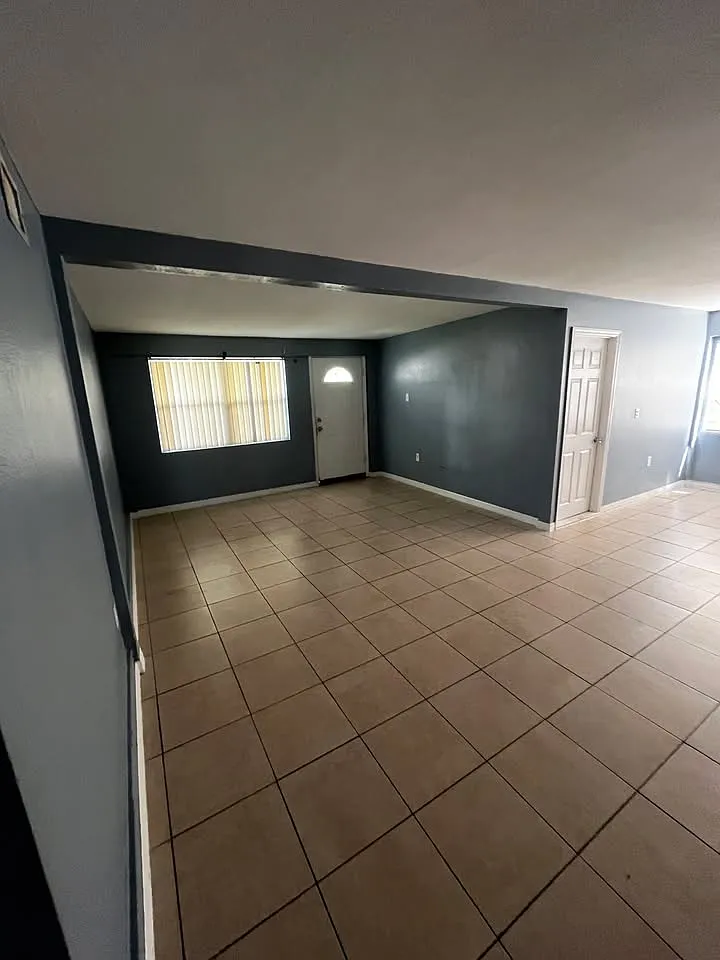 3 bed, 1160 sqft, $1,950 — Photo 3