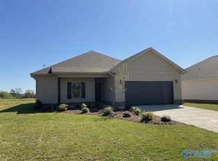 225 Deer Trl, Union Grove, AL 35175