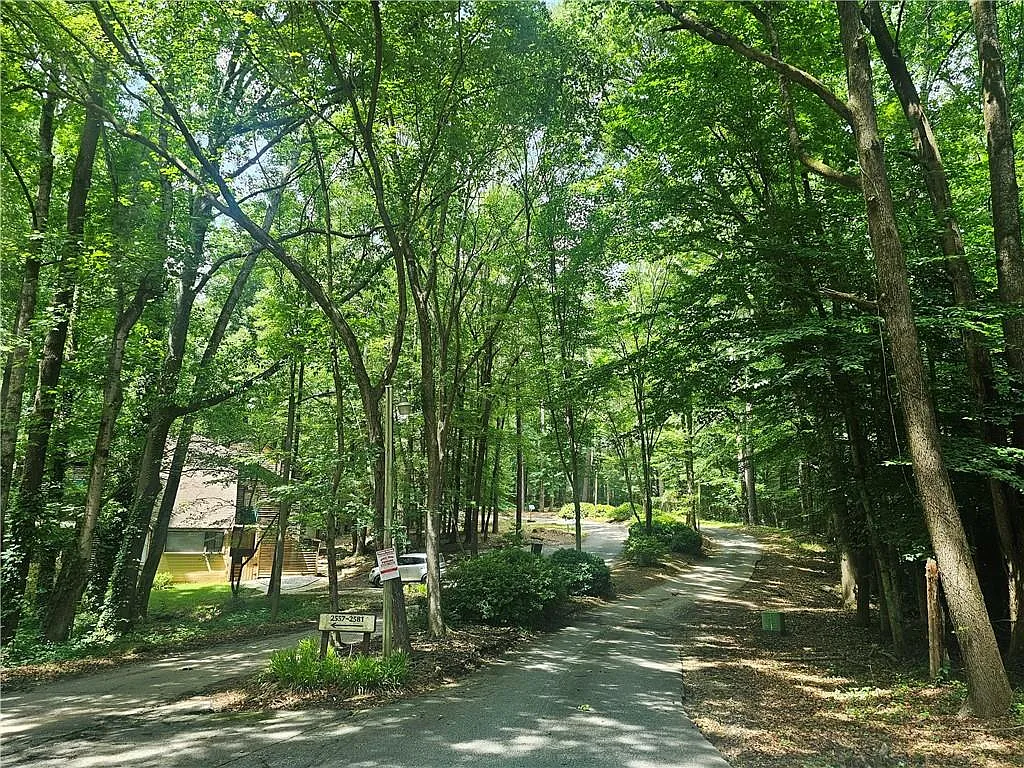 1 bed, 1.0 bath, 1594 sqft, $1,150 — Photo 2