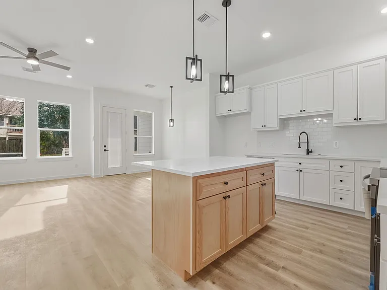 117 Capetown Ln — Photo 15