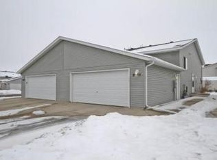 2945 Wheatland Dr S, Fargo, ND 58103