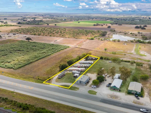 701 Hwy 90, Hondo, TX 78861