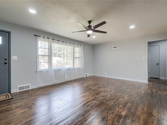 5th image of 4321 Wood Ave