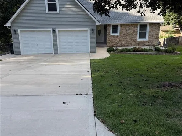 14118 W 61st Ter, Shawnee, KS 66216