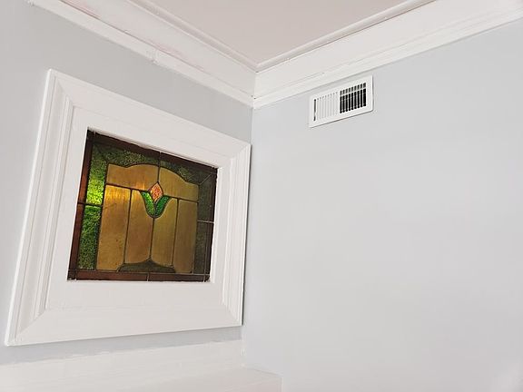 4th image of 8110 S Langley Ave #1